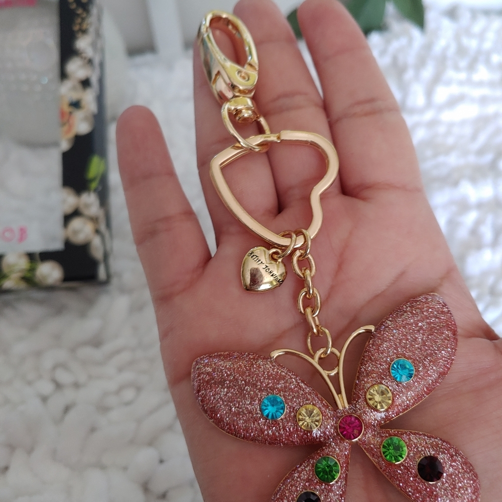 Betset Johnson - Picture 3 of 6